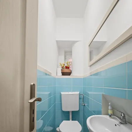 Bose Apartment *